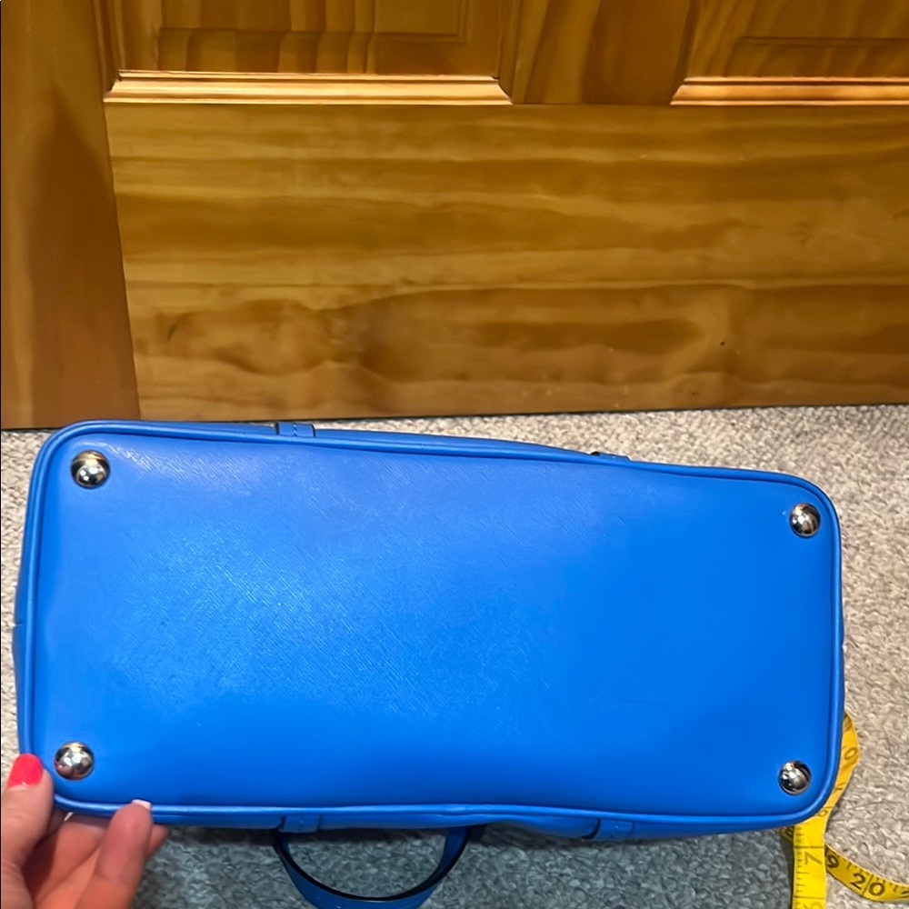 Beautiful Coach Blue Leather Handbag - Picture 5 of 11